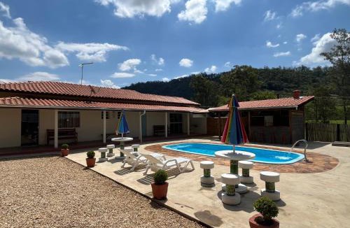 Serra Negra House | Chácara Barone - Chácara em SerraNegra com piscina, mini golfe, sinuca