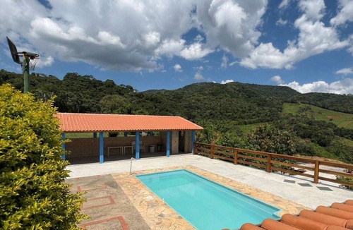 Extrema House | Chácara com Piscina e Churrasqueira em Extrema MG