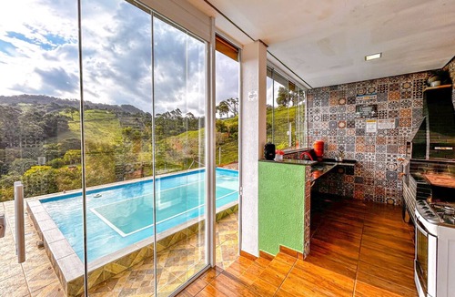 Itapeva House | Chácara com WiFi, piscina,churrasqueira e conforto