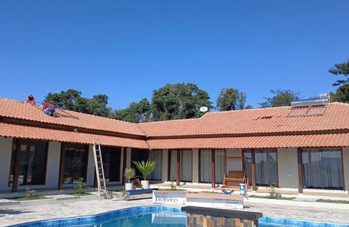 Pouso Alegre House | Chácara completa 5 quartos piscina, sauna, jacuzzi, churrasqueira e fogão lenha