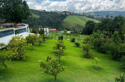 Lindoia House | Chácara das Araras