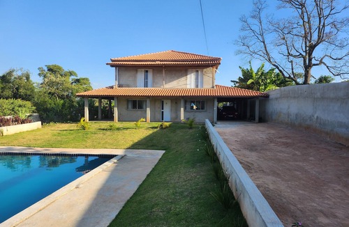 Mairinque House | Chácara Doce Morada em Mairinque, com Piscina, Churrasqueira e pet Friendly
