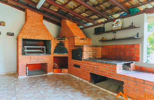 Joanopolis House | Chácara em Joanópolis com deck e acesso a represa