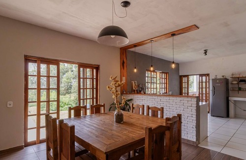 Mairinque House | Chácara em Mairinque com Piscina e Lareira