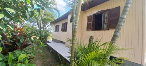 Ararangua House | Chácara mobiliada próximo Criciúma Br101