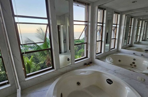 Sao Conrado House | Charming building with sea view in São Conrado