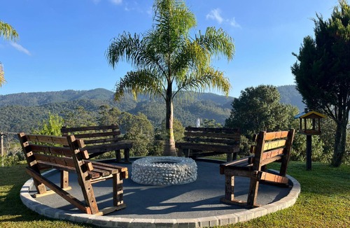 Agua Santa House | Chácara das Palmeiras | 16 min from Capivari | Ideal for families and groups