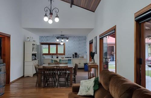 Ibiuna House | Chacara em Ibiuna Conforto Sofisticação