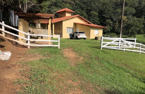 Sao Roque House | chacara for weekends and season, lakes, waterfall, with asphalted access