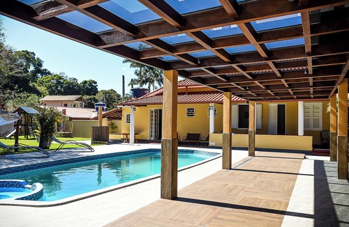 Duas Barras House | Chácara Wermelinger: A beautiful country house in the center of Duas Barras with a leisure area.