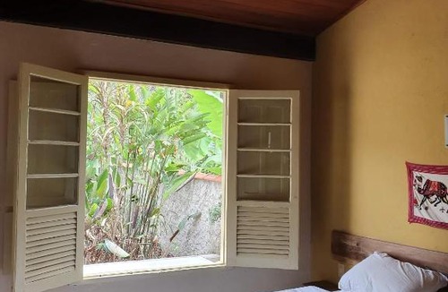 Sao Sebastiao das Aguas Claras Cabin | "Chalé Balines Oroboro" 1 - Casa com jardim de 150 m e cozinha completa em Macacos