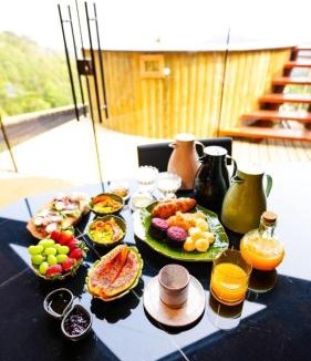 Campos do Jordao Ski Chalet | Chalé Canário com Lareira, Hidromassagem Acima das Nuvens