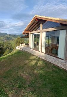 Delfim Moreira Ski Chalet | Chalé Casa Mourad Entre Olivais café da manhã incluso