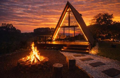 Imarui Ski Chalet | Chalé com Banheira, Piscina e Vista Panorâmica nas Montanhas