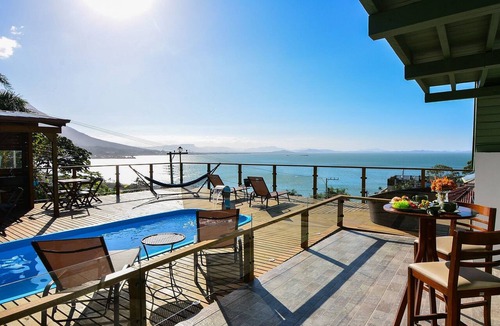Palhoca Ski Chalet | Chalé com Jacuzzi e Vista Mar - PLH007