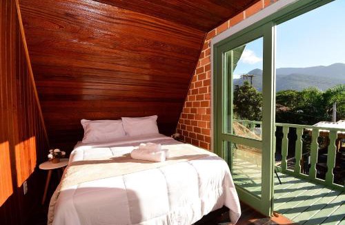 Palhoca Ski Chalet | Chalé com Jacuzzi e Vista Mar - PLH007