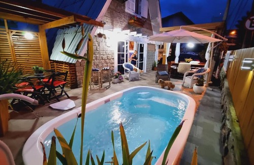 Cachoeira do Bom Jesus Ski Chalet | Chalé com piscina perto do mar