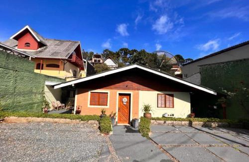 Vila Telma Ski Chalet | Chalé Completo 5min centrinho by HospedaHost