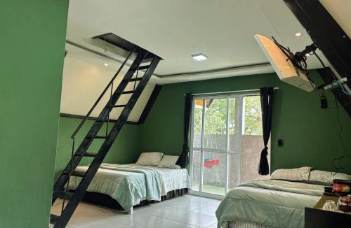 Mairipora Ski Chalet | Chalé das crianças com piscina climatizada