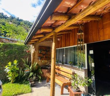Alfredo Chaves Ski Chalet | Chalé das Pedras - Refúgio de Paz em meio à Natureza