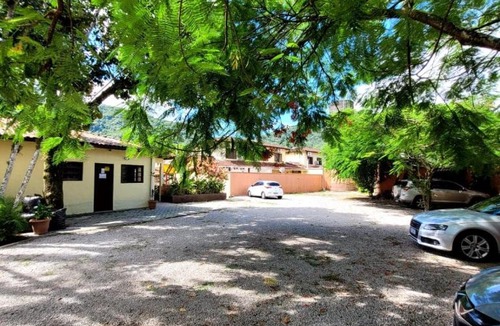 Boicucanga Beach Villa | Chalé de Condominio fechad0, 900 metros da praia
