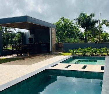 Cuiaba Ski Chalet | Chalé de Luxo - Piscina Aquecida e Banheira