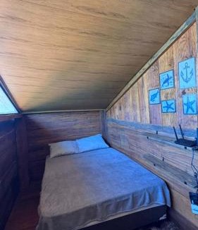 Armacao do Tairu House | Chalé de Madeira, a 60m do mar em condomínio