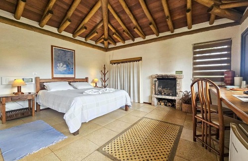 Passa Quatro Apartment | Chalé duplo com lareira, sauna e piscina