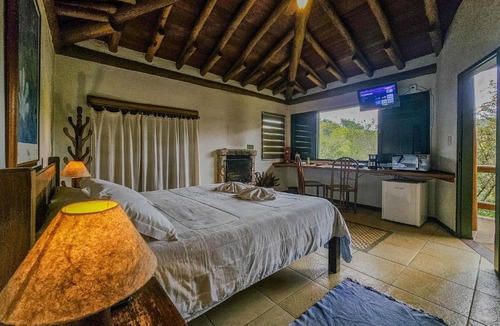 Passa Quatro Apartment | Chalé duplo com lareira, sauna e piscina