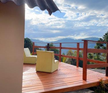 Camanducaia Ski Chalet | Chalé em Monte Verde com Lareira e vista das montanhas