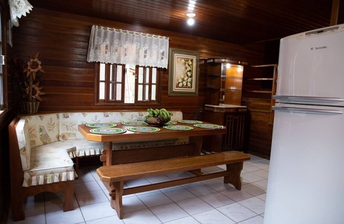 Vitor Hugo Ski Chalet | Chalé Luz do Sol: Pet friendly c Vista e Garagem