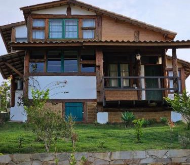 Carrancas House | Chalé Mata Virgem - 1km do centro, ao lado de várias cachoeiras, com cozinha completa e conforto para até 6 pessoas