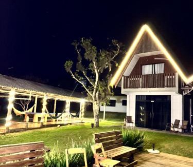 Sao Tomas Ski Chalet | Chalé na beira da lagoa com vista