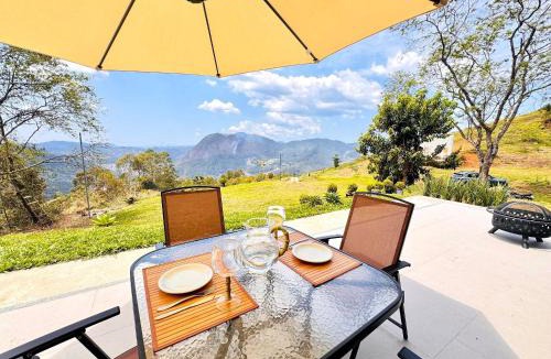 Nova Friburgo Ski Chalet | Chalé na Serra com banheira e vista incrível