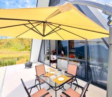 Nova Friburgo Ski Chalet | Chalé na Serra com banheira e vista incrível