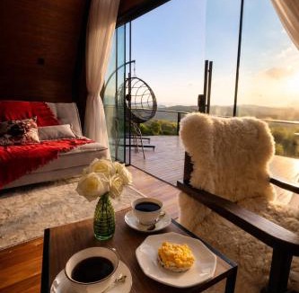 Bom Retiro Ski Chalet | Chalé Romântico Serra Catarinense Hidro e Lareira