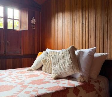 Santa Teresa Cabin | Chalé Trento com Vista Exclusiva para a Mata - Chalés Flor dos Manacás