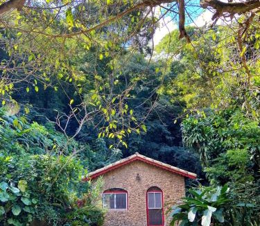 Posse House | Chalé Vermelho - Sítio Caldeirão