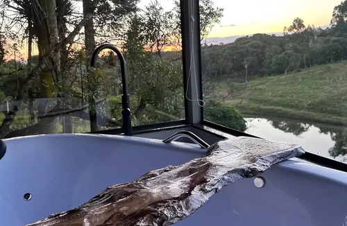 Sao Jose dos Pinhais Ski Chalet | Chalés Cambará DA Serra, Romântico e Aconchegante, Vista Para as Montanha e Lago