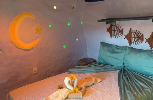 Icarai de Amontada Bed & Breakfast | Chalés Rústicos 600m da Praia /Rustic Cottages Walking Distance From the Beach