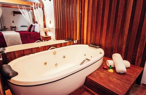 Camanducaia Hotel | Chalés Recanto da Cachoeira
