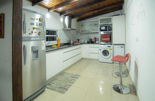 Posadas House | chalet con parque quincho y pileta