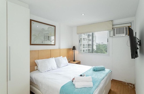Barra da Tijuca Apartment | Chamego da Barra - 5 Hóspedes, Privativo e Piscina