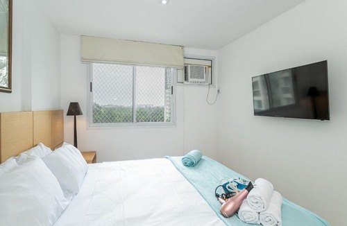 Barra da Tijuca Apartment | Chamego da Barra - 5 Hóspedes, Privativo e Piscina