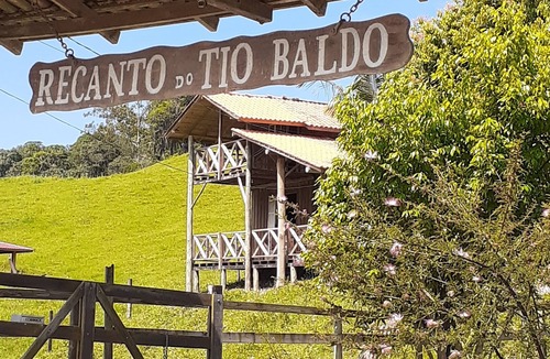 Santo Amaro da Imperatriz Ski Chalet | Charming chalet in Santo Amaro da Imperatriz, Pets are welcome.