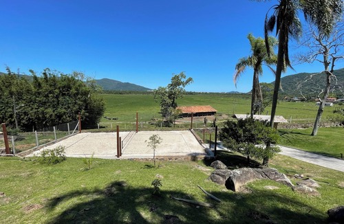 Acores House | Charming 1-bedroom bungalow in enjoyable Açores Florianópolis with AC