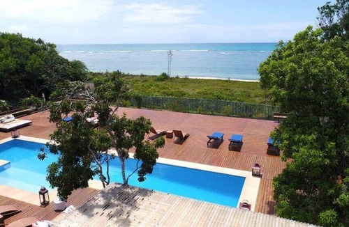 Alto da Cruz Apartment | Charming and Cozy Bungalow Beach - BAH013