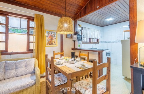 Barra Velha House | Charming house with BBQ by the sea MON0099