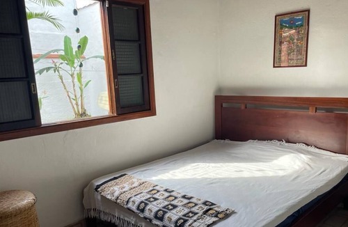Silop House | Charming house with tropical garden 1500 meters from Cruzeiro beach.