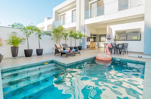 Foz do Iguacu Villa | Charming & Modern Villa with KING BED in the hear of Foz do Igua